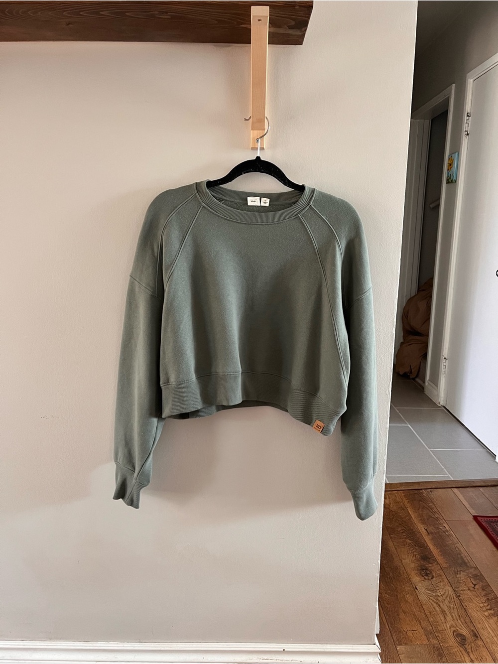 Tentree Cropped Sage Green Crewneck fleece Sweatshirt